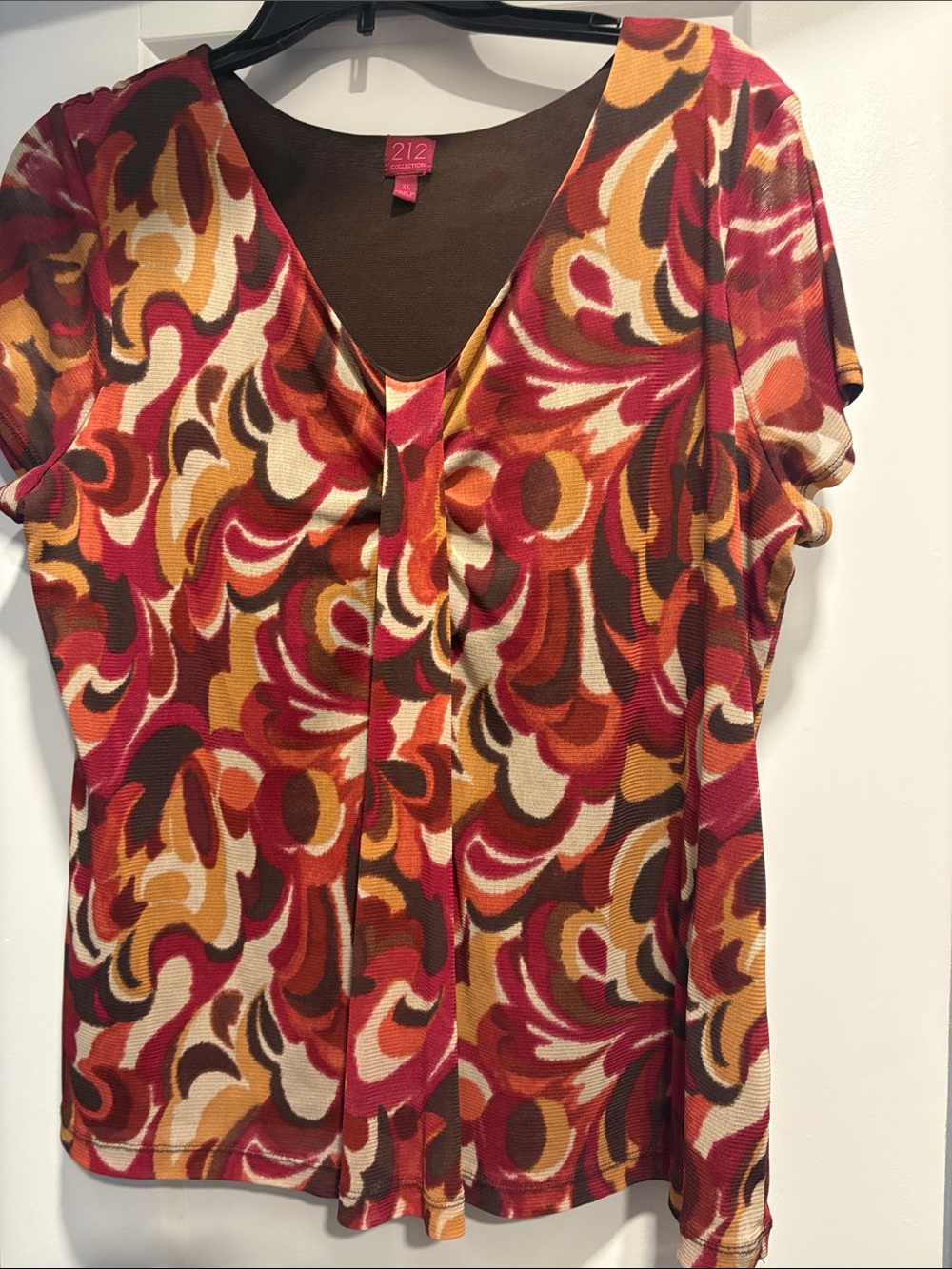 Multicolor Swirl Short Sleeve Top in Red, Orange, Brown